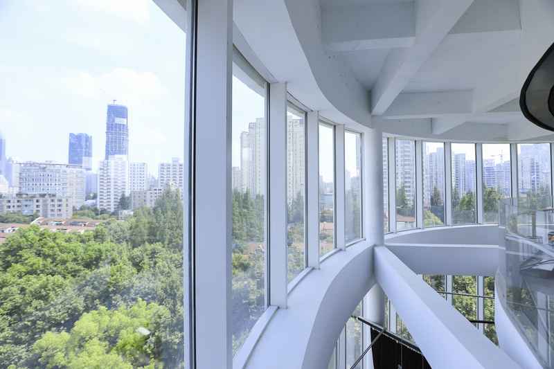 The public space in the city center has been squeezed out like this, and Shanghai Cinema has broken the "ladder" project | Facade | Shanghai