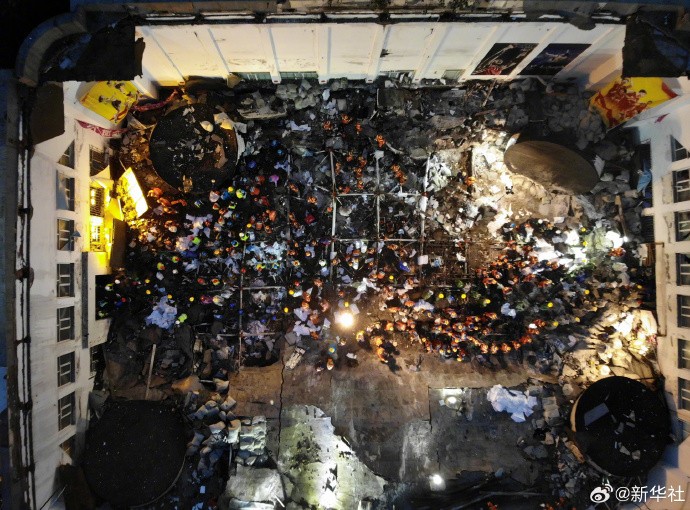 尚有1人被困,齐齐哈尔体育馆坍塌事故已致10人死亡救援|齐齐哈尔市|齐齐哈尔