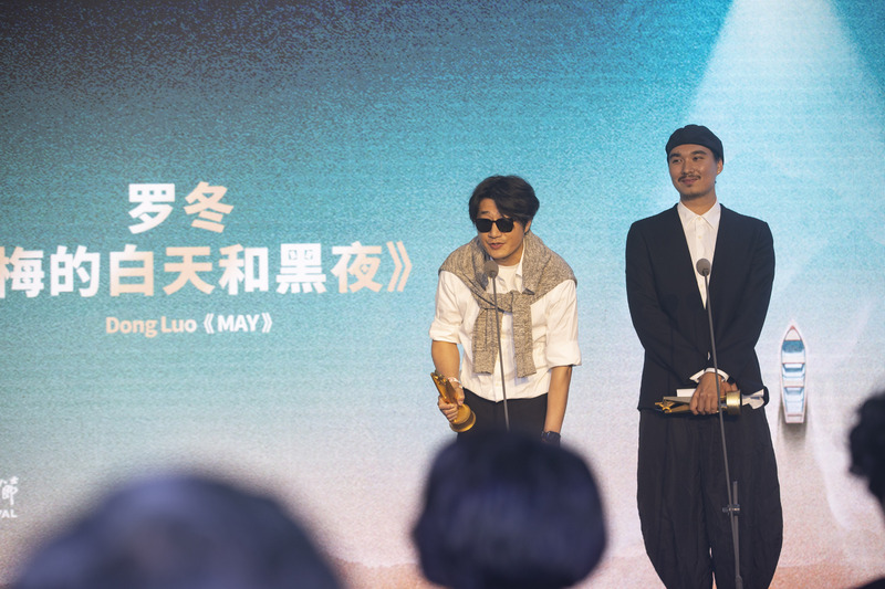 Yiyang Qianxi and Song Jia presented the Golden Jubilee Award for Asian newcomers on the stage, and the Uzbek film "Sunday" became the top director | Film | Song Jia