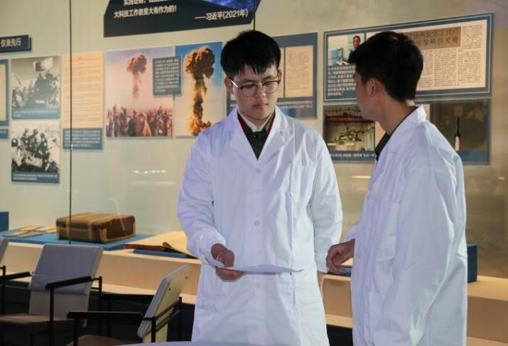 Jiaotong University's "Great Ideology and Politics" Immersed in Scenarios, C919 Test Pilots on Stage, and "Two Bombs and One Satellite" Scientists on Script Theme | Construction | Shanghai Jiaotong University