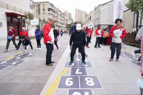 Shanghai leads a new trend in fitness for the elderly, attracting more “grandfathers” to go out and exercise