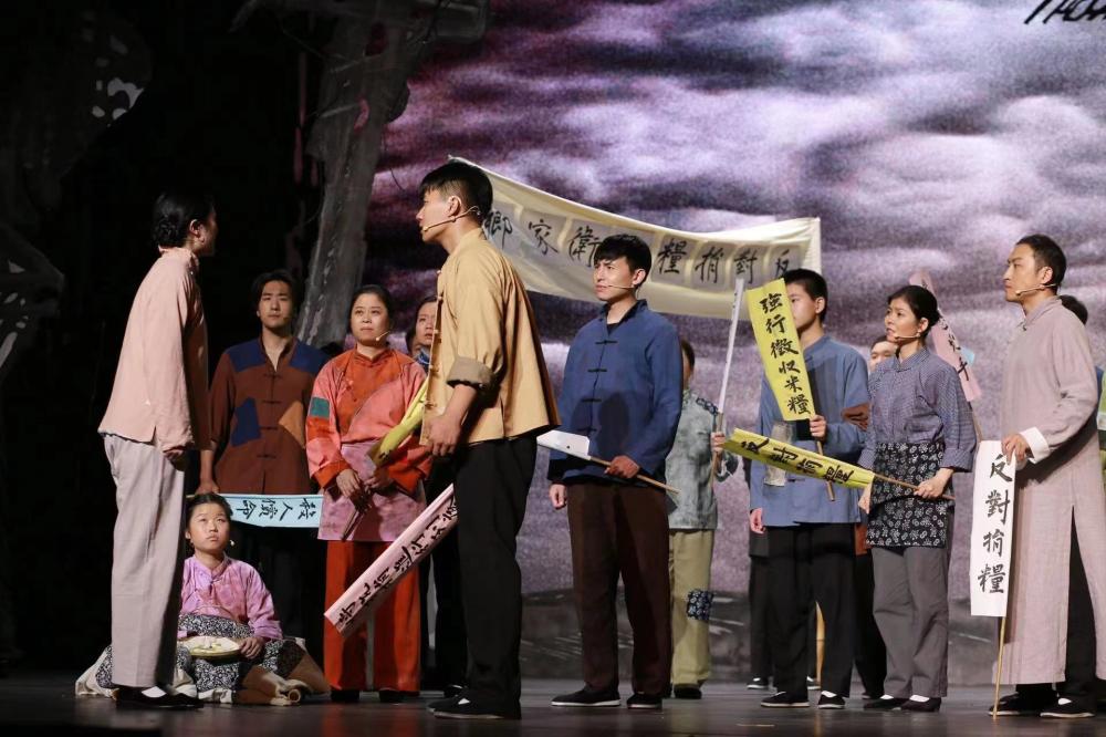 Telling the story of rural civilians fighting against donations during the war years, the original Minhang local theme drama "The Road Ahead" staged the story | Red | The Road Ahead