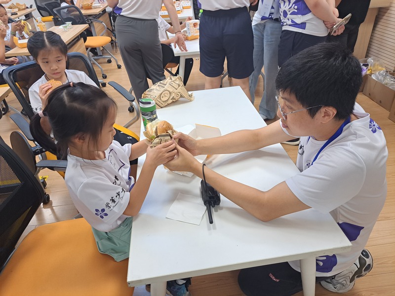 More than 200 Hong Kong university students come to Shanghai as "workers": to tell their family and friends the real Shanghai. University students | Hong Kong | Shanghai