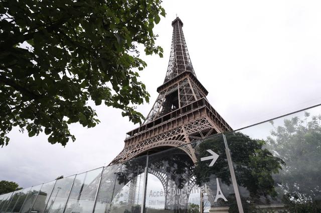 Two American tourists may be prosecuted for staying drunk at the Eiffel Tower tourist | Eiffel Tower | United States