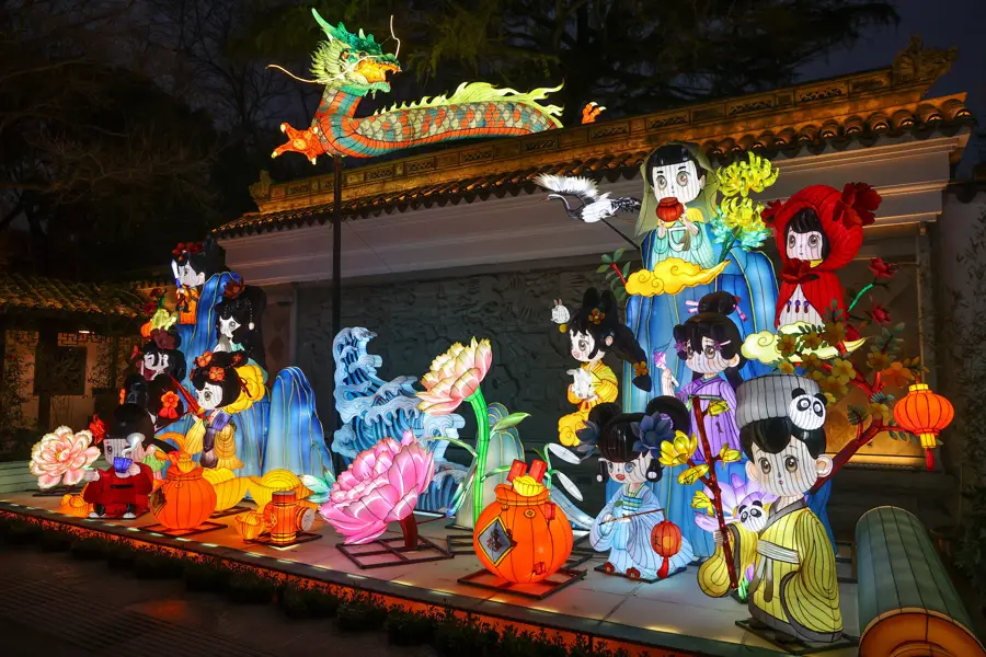 Many people start the Year of the Dragon with garden tours, looking for dragons in classical gardens and watching animals eat New Year vegetables.