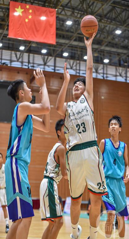 The competition team responded that the Guangdong Primary School Basketball Championship players were questioned about changing their age to the tournament. Contestants