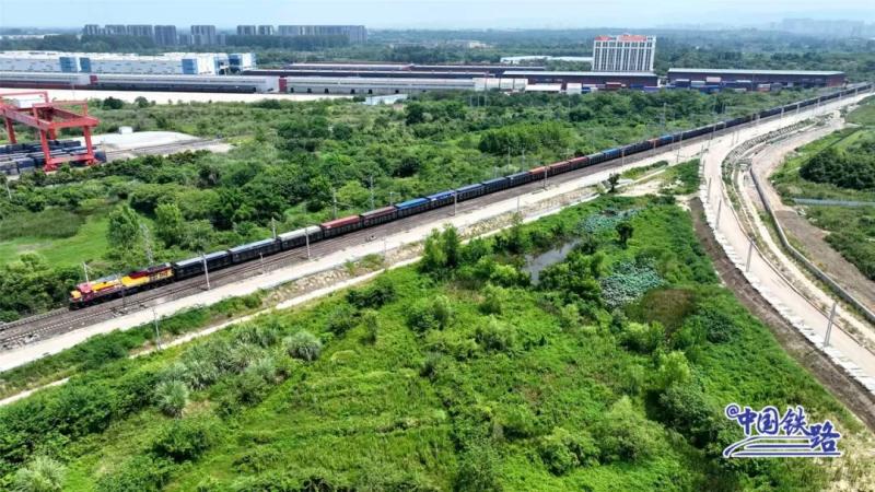 Sent 936000 TEUs of goods, with a total of 8641 TEUs of China Europe freight trains operating in the first half of the year