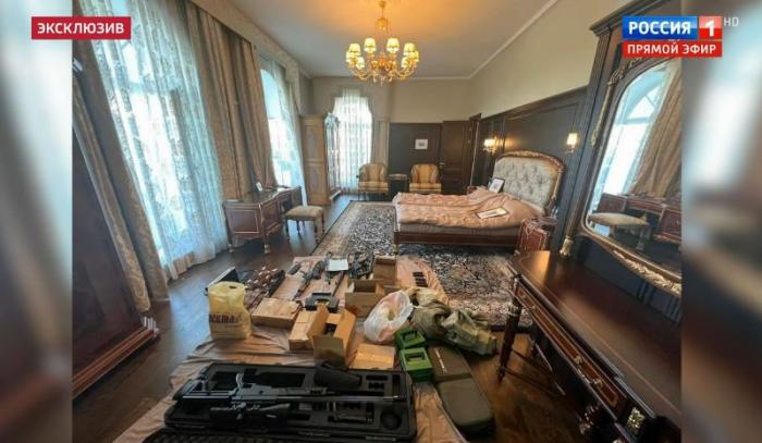 Russian media releases footage of searching Prigoren's residence and office: discovery of wigs, weapons, etc. Russian news agency | Source | Wig