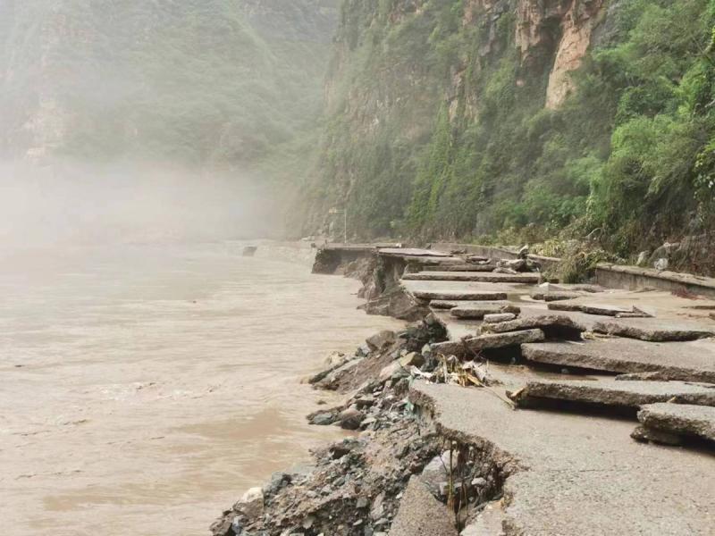 Someone unfortunately died, Hebei Laishui calls for help! Rare Floods Passing through Mountainous Areas Floods | Terrain | Mountainous Areas