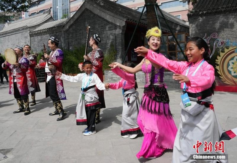 The mainstream voice stirs the power of goodness, for 40 Tibetan children | Beijing | Tibetan