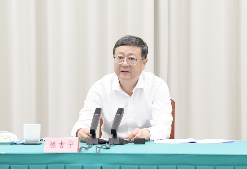 Emphasizing the key coordination at a new starting point, Chen Jining and Gong Zheng are conducting research on the Lingang New Area and discussing reforms | New Area | Lingang