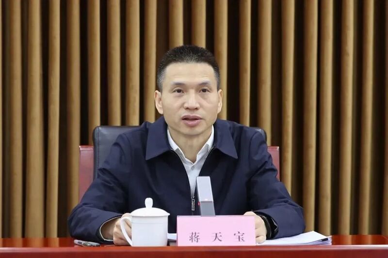 Central approval: He was appointed as a member of the Standing Committee of the Liaoning Provincial Committee from the central "airborne" Liaoning