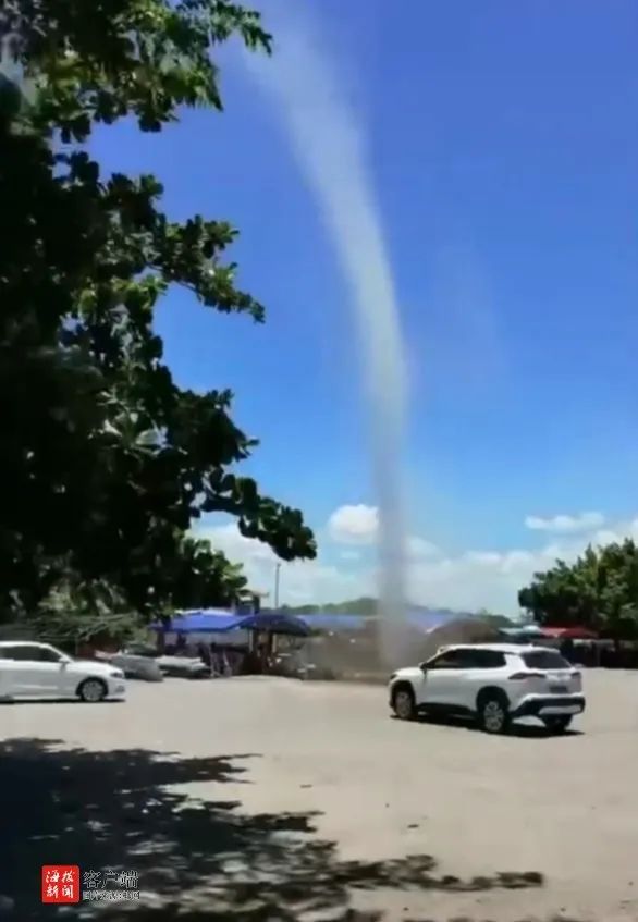 Hainan is experiencing a "dust storm"! A tornado rolls up a giant dust pillar about 20 meters high. Dust tornado | ground | dust pillar