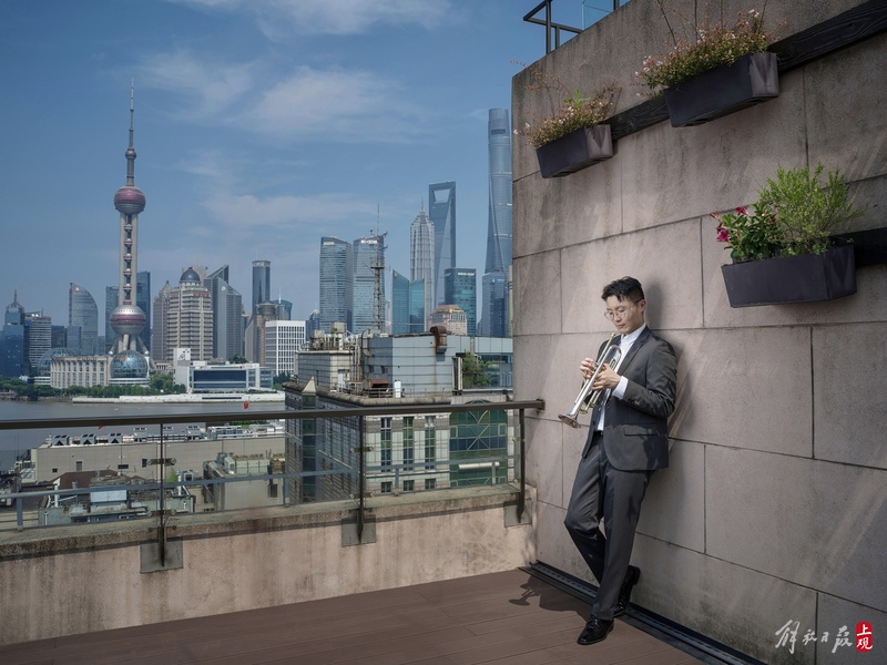 Playing the "Prelude to Light" at the Shanghai Grand Theatre, this Chinese trumpet player residing in Europe solo | Tampere Philharmonic Orchestra | Europe