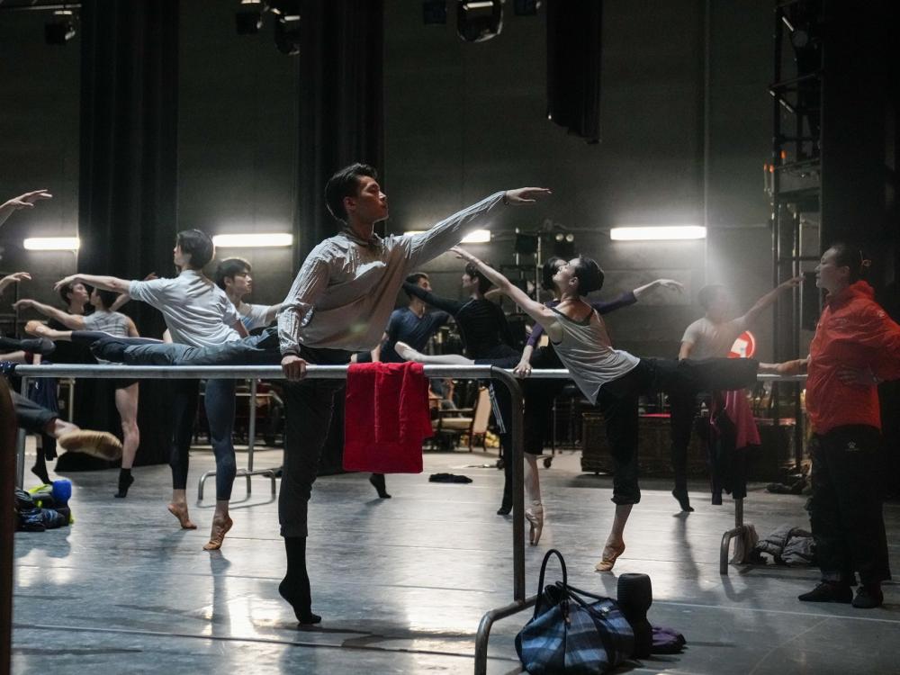 The "Shangba version" of "Camellia Woman" premiered in Macau, with "Margaret" dancing and a Shanghai style ballet with toe jumping atmosphere. Shanghai | Margaret | Toe